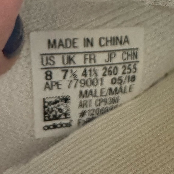 Adidas Yeezy Boost 350 V2 Size 8 - Picture 6 of 8